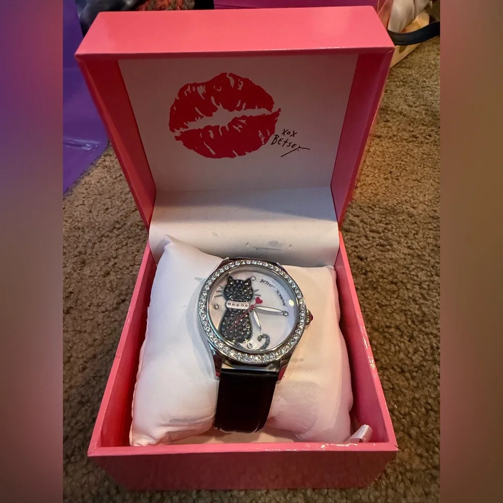 Lot of 11 Vintage Retired Betsey Johnson Watches - Picture 7 of 12